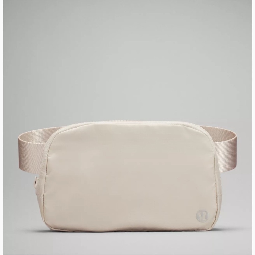 Lululemon‎ Everywhere Belt Bag 1L White Opal